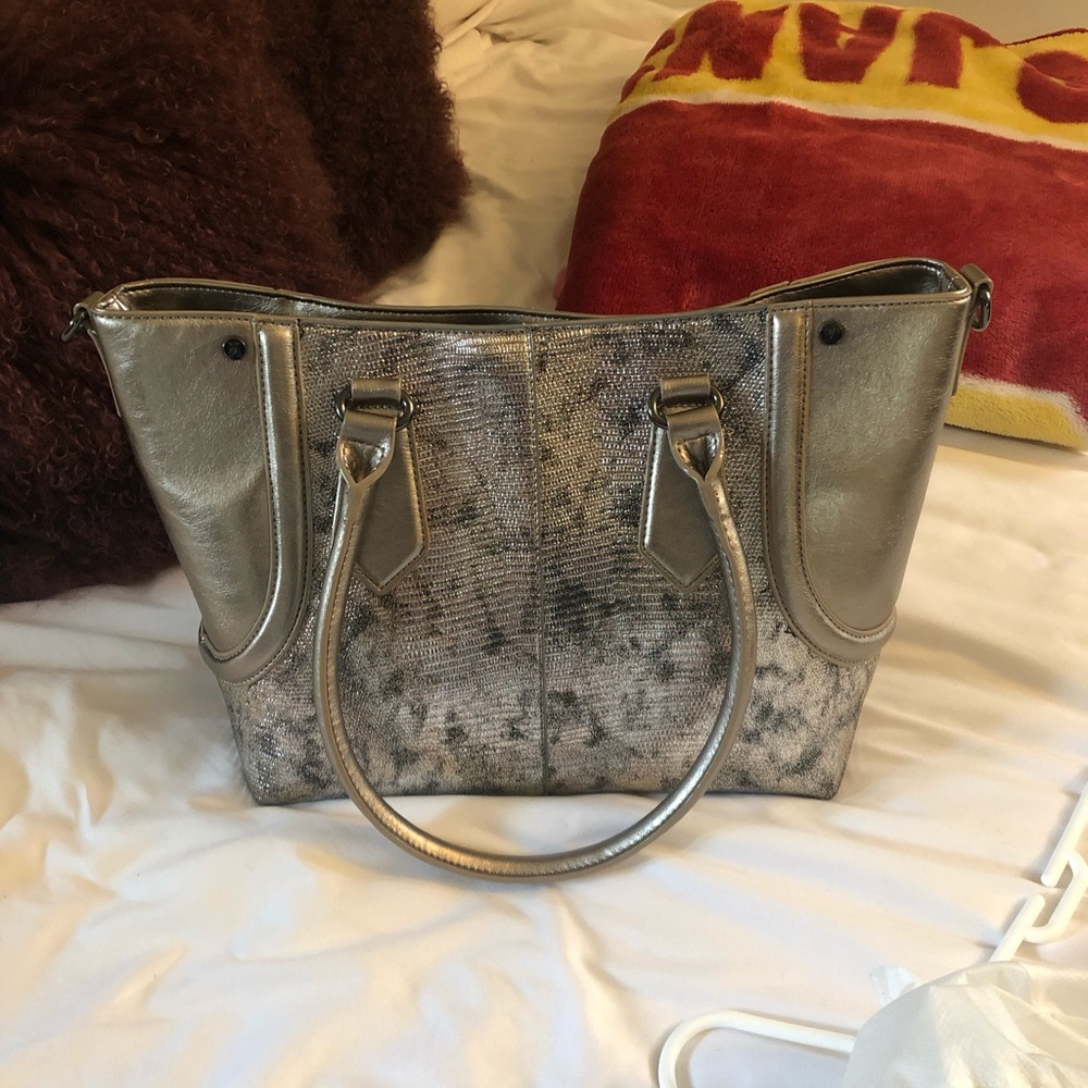 antonia melani silver/gold metallic tote bag